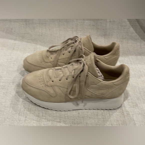 REEBOK Classic Double platform shoe. Sold out. Suede leather. Beige. Women’s 11 - Picture 3 of 16